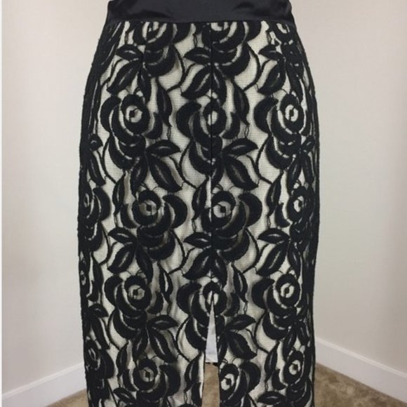 NWT Ann Taylor Black Lace Pencil Skirt Size 4P - Picture 3 of 4